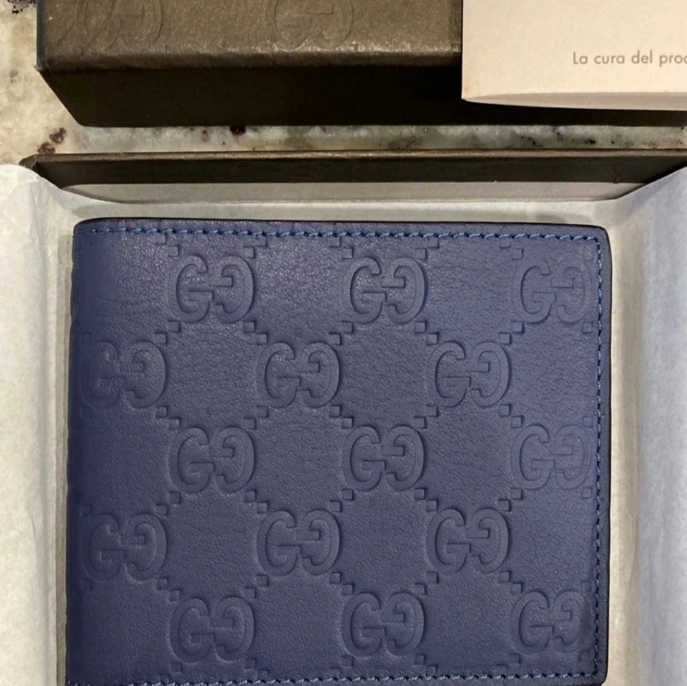 Gucci mens wallet (blue leather) 100% authentic